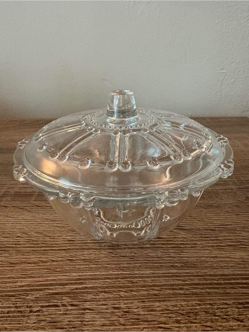Vintage KIG Indonesia Glass Dish with Lid Oyster Pearl Beaded Design - Preused